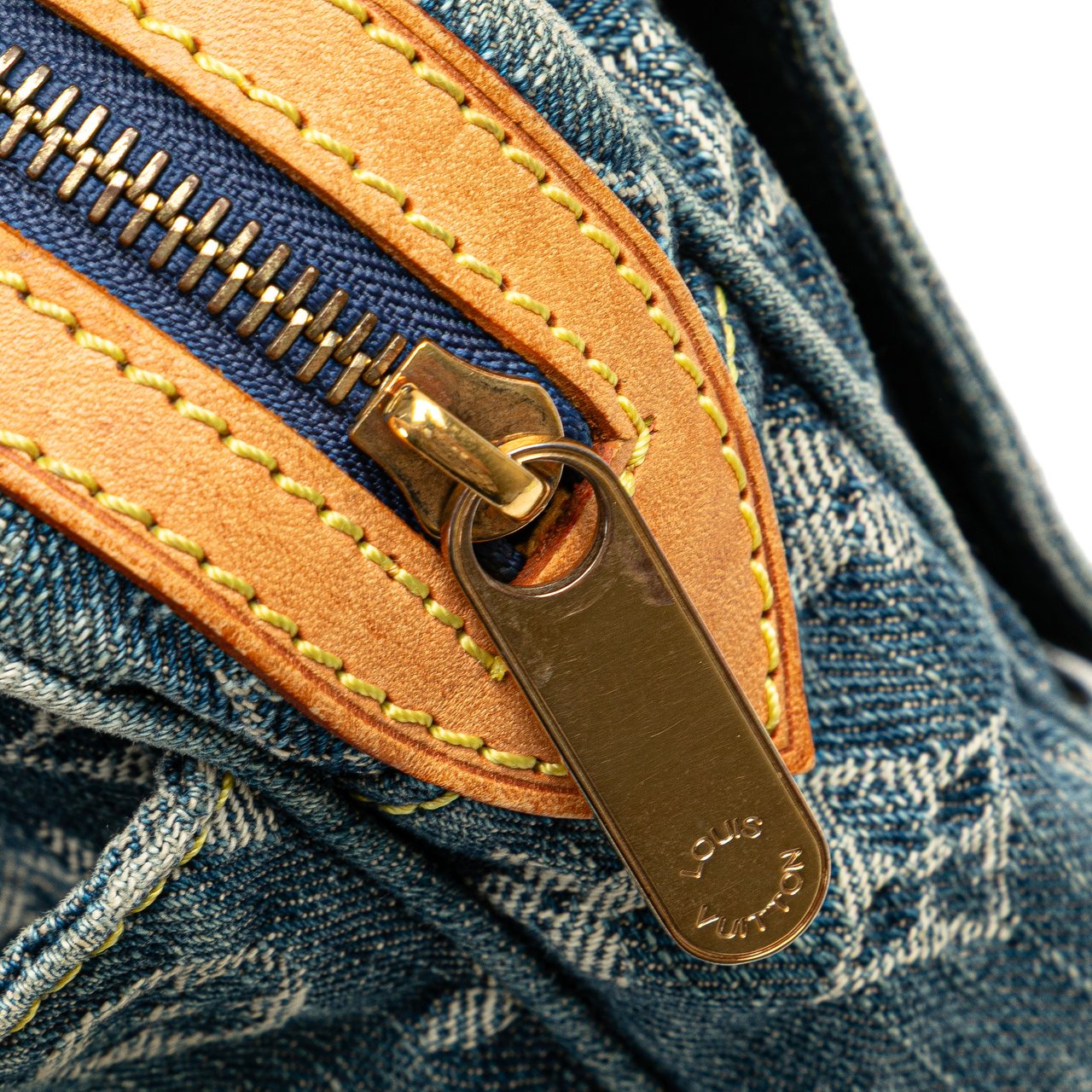 Louis Vuitton Monogram Denim Bum Bag Blauw