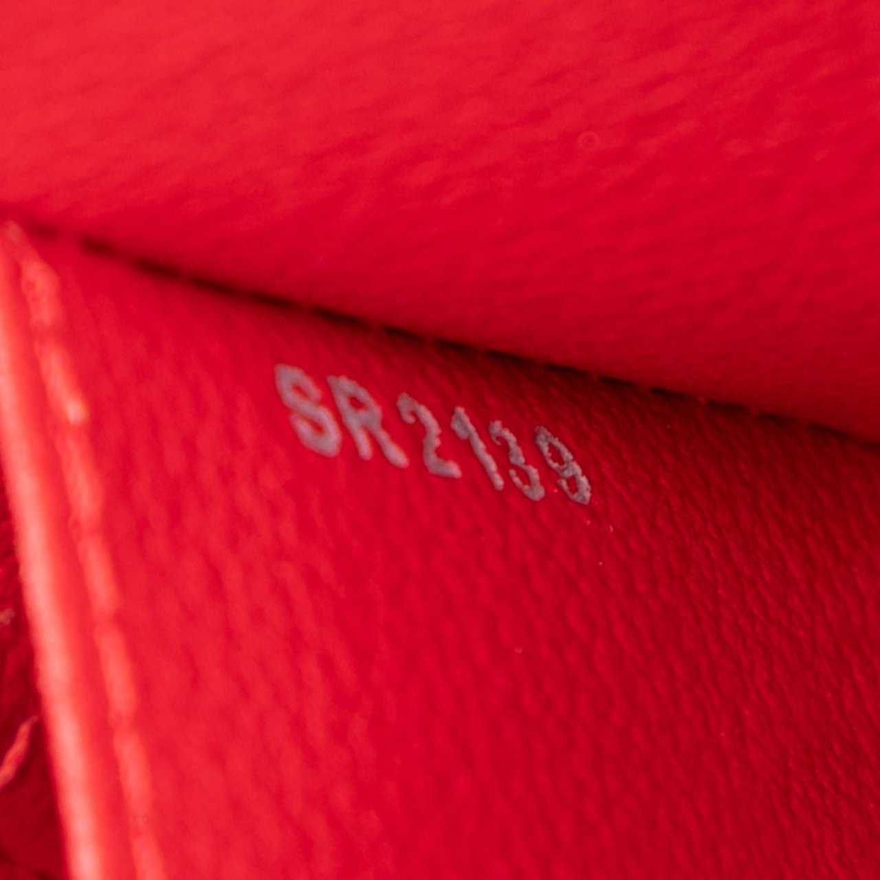 Louis Vuitton Monogram Vernis Cosmetic Pouch Rood