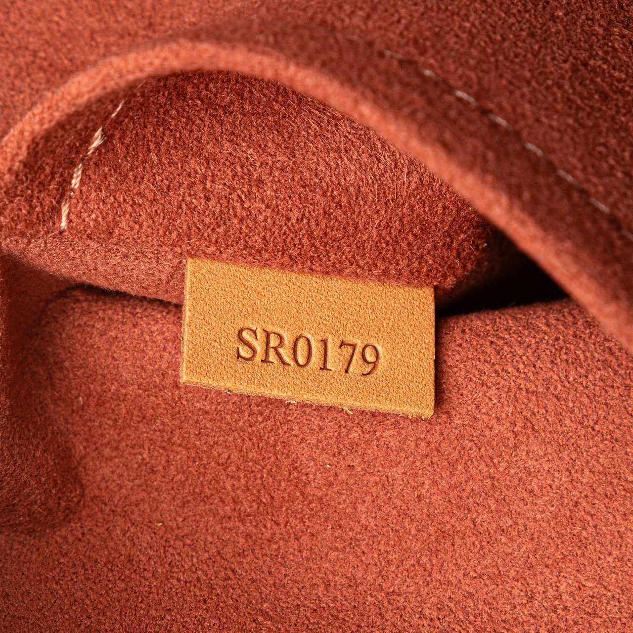 Louis Vuitton Monogram Vernis Hot Springs Roze