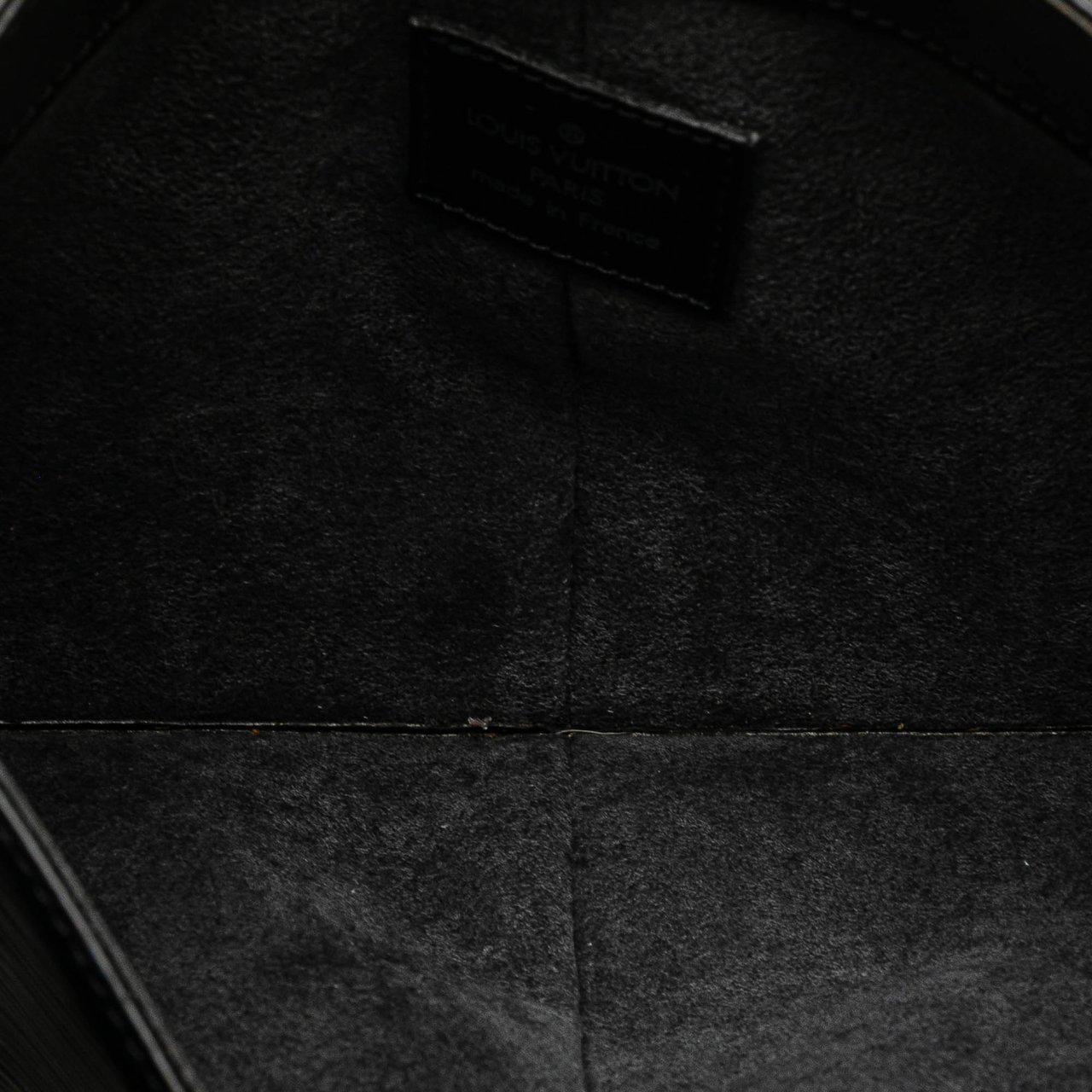 Louis Vuitton Epi Demi Lune Pochette Zwart