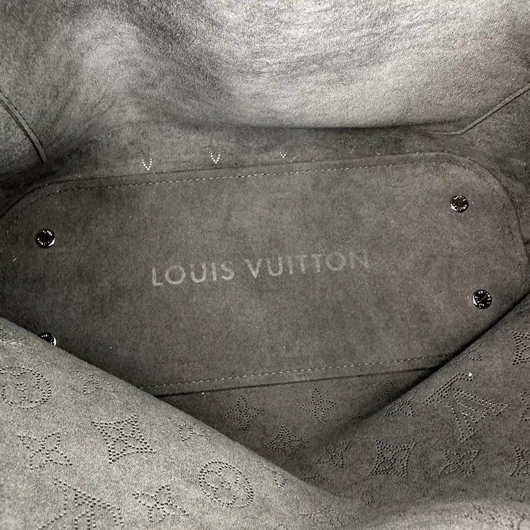 Louis Vuitton Louis Vuitton Girolata Mahina leather black M54402 full set / very good Zwart