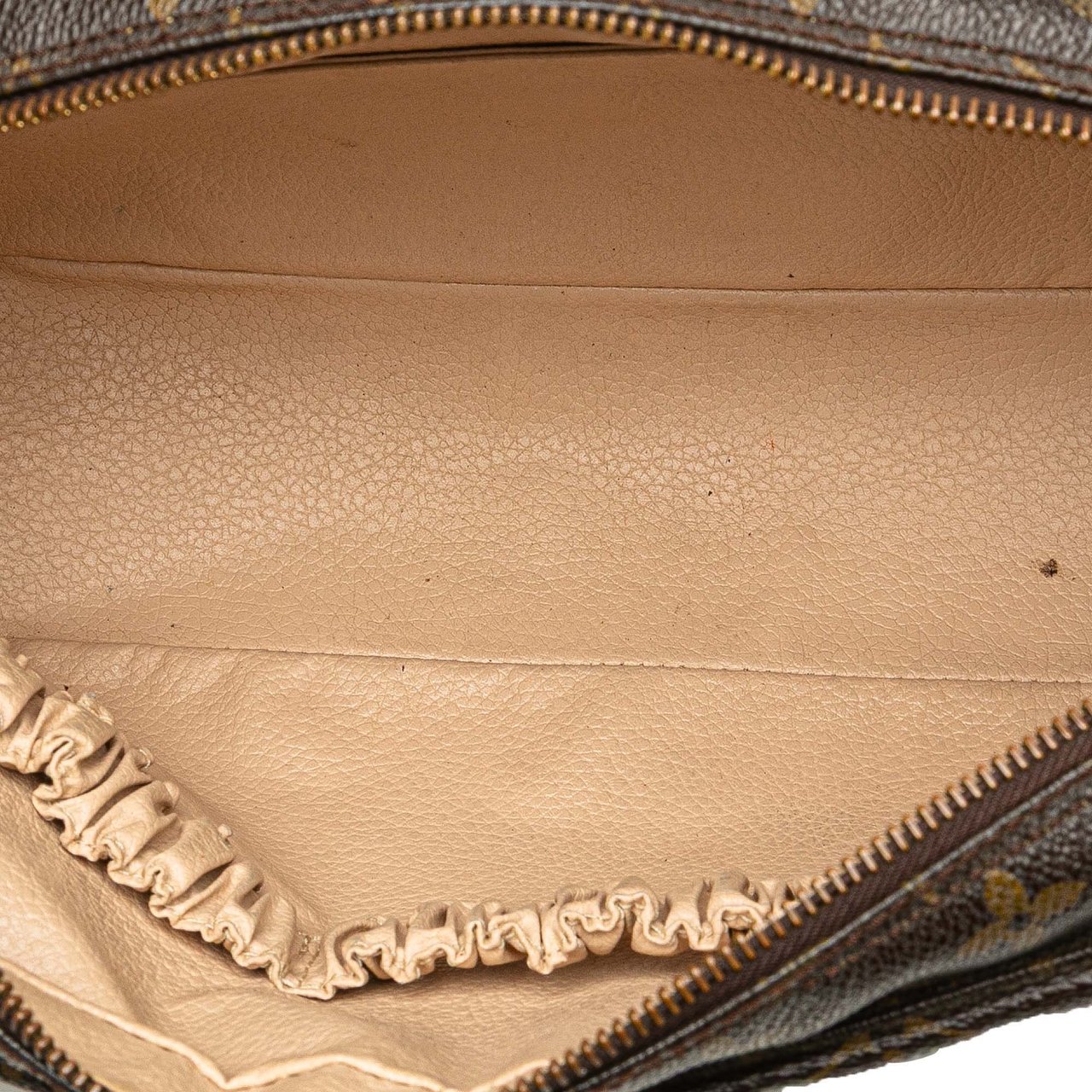 Louis Vuitton Monogram Trousse Toilette 28 Bruin