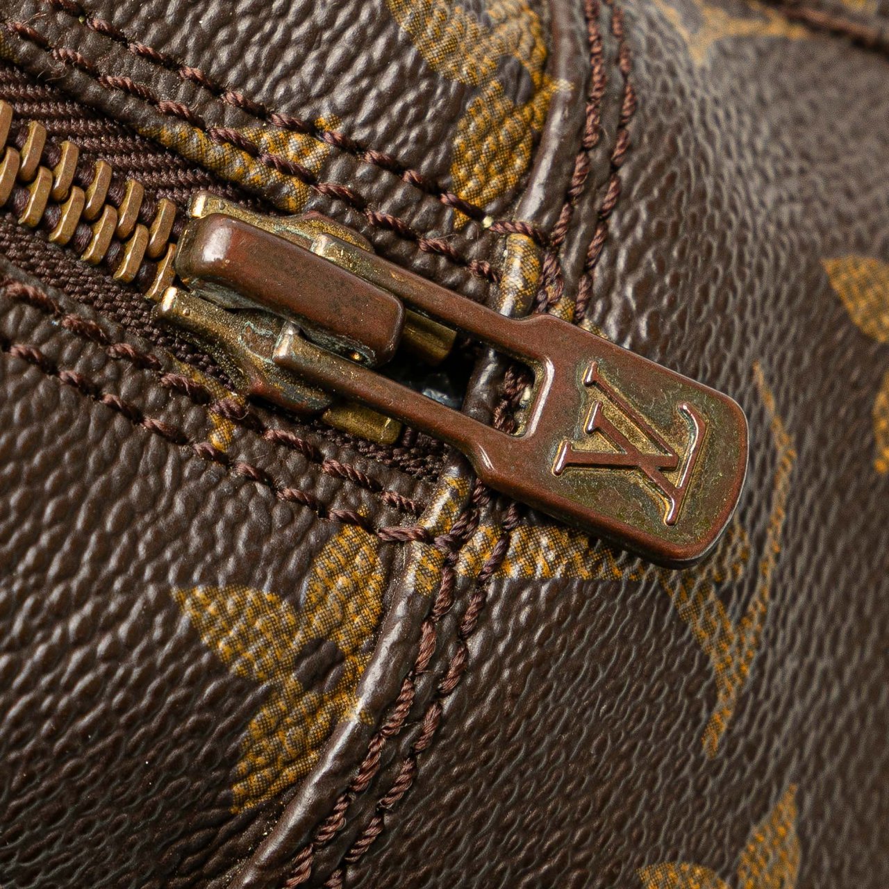 Louis Vuitton Monogram Trousse Toilette 28 Bruin