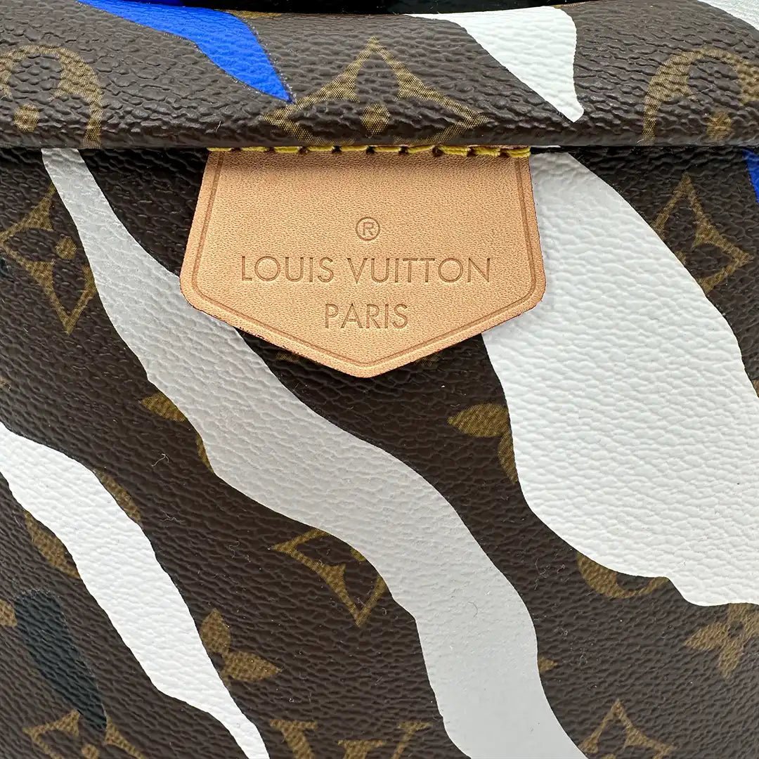 Louis Vuitton Louis Vuitton x League of Legends Bumbag blue M45106 full set / like new Blauw