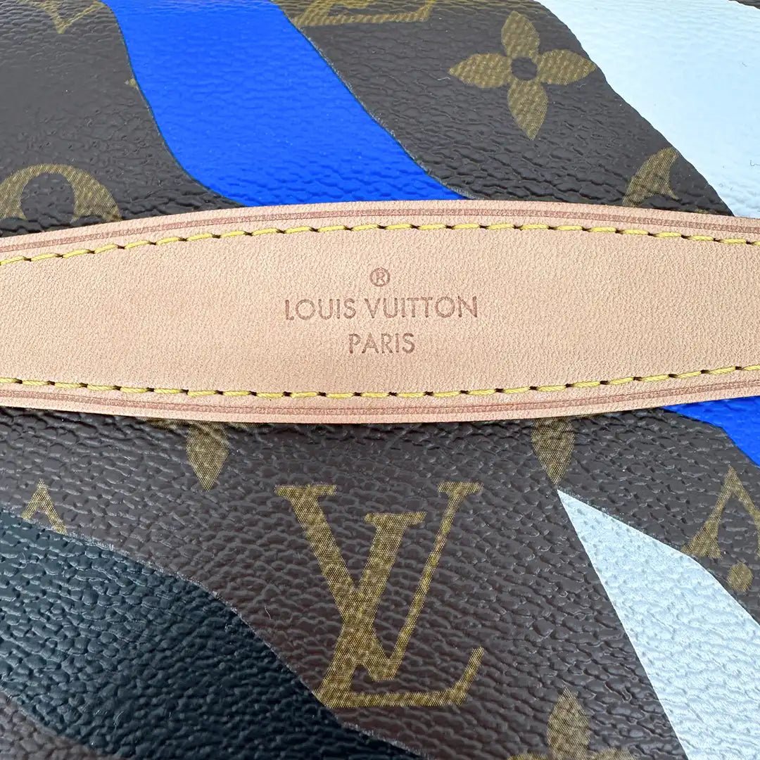 Louis Vuitton Louis Vuitton x League of Legends Bumbag blue M45106 full set / like new Blauw