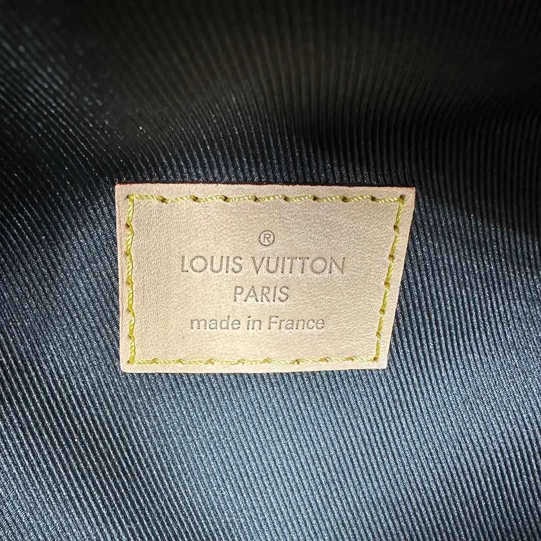Louis Vuitton Louis Vuitton x League of Legends Bumbag blue M45106 full set / like new Blauw