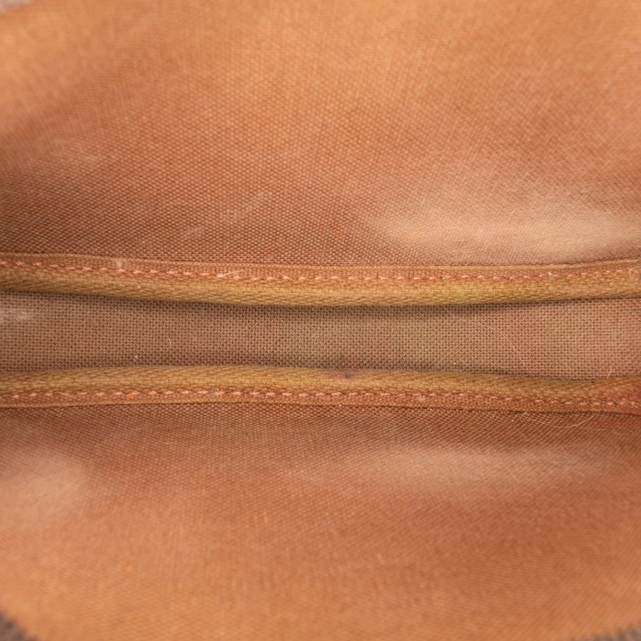 Louis Vuitton Monogram Mini Pochette Accessoires Bruin
