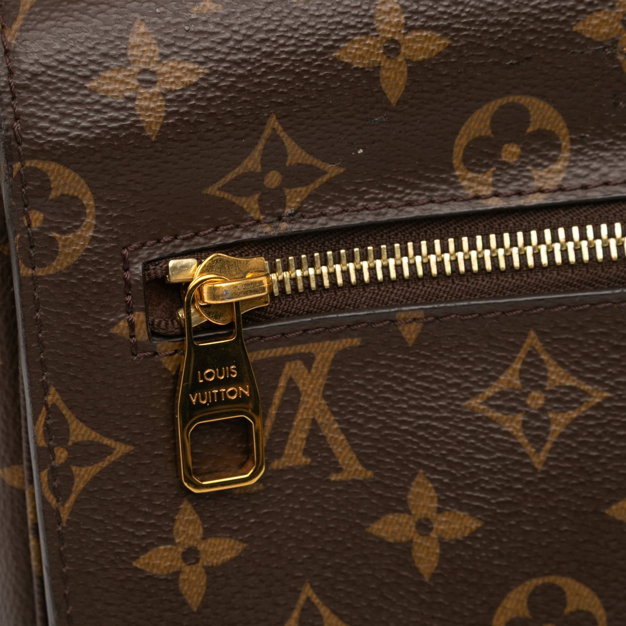Louis Vuitton Monogram Pochette Metis Bruin