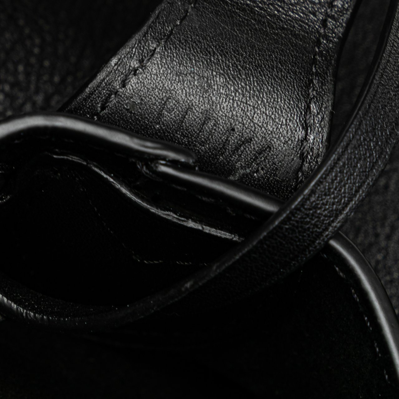 Louis Vuitton Cuir Nuance NN14 GM Zwart