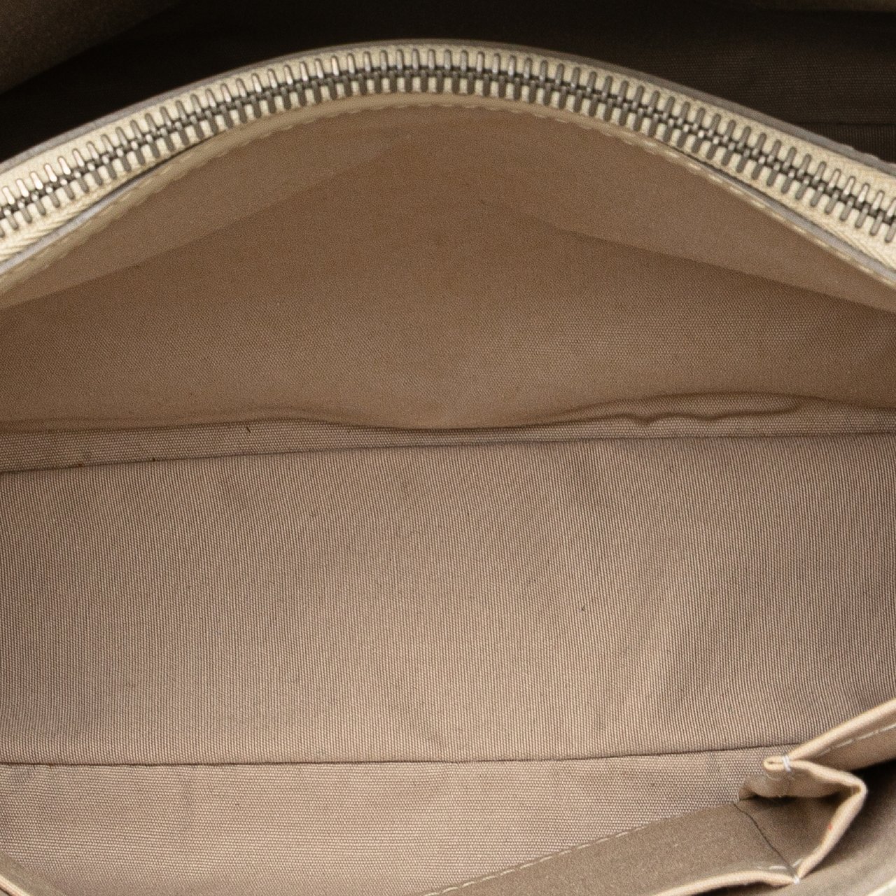 Louis Vuitton Epi Passy PM Wit