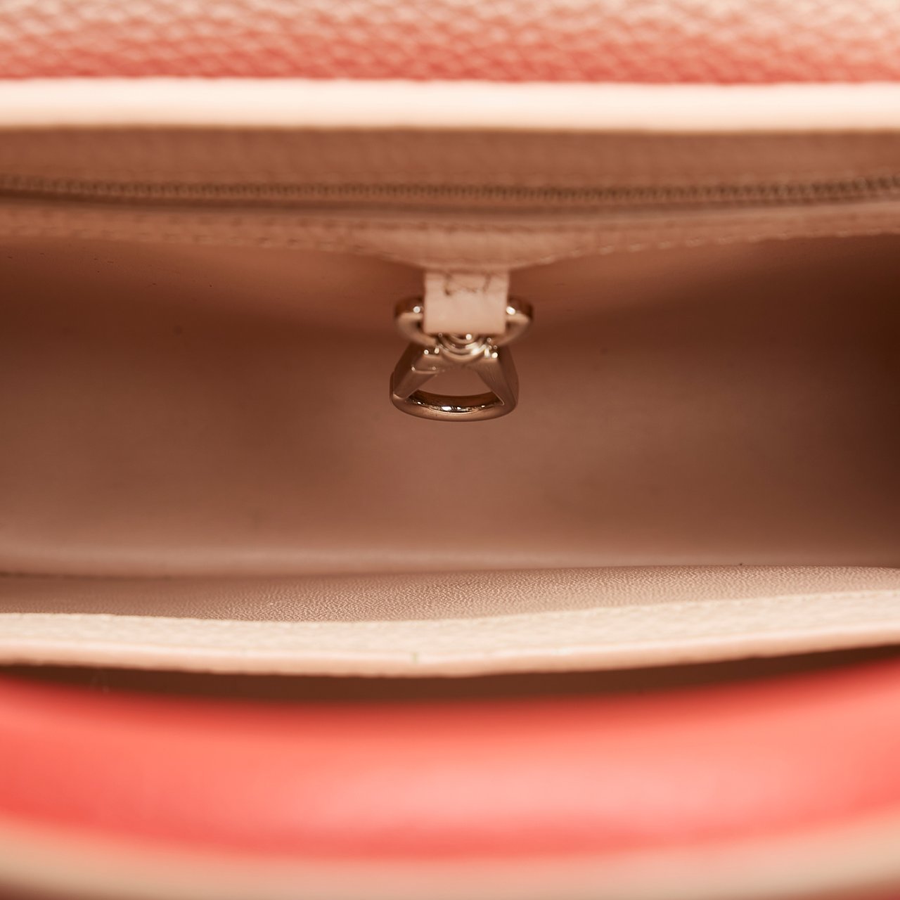 Louis Vuitton Taurillon Capucines BB Rood