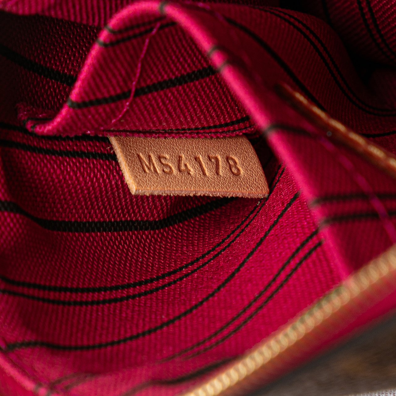 Louis Vuitton Monogram Neverfull Pouch Bruin