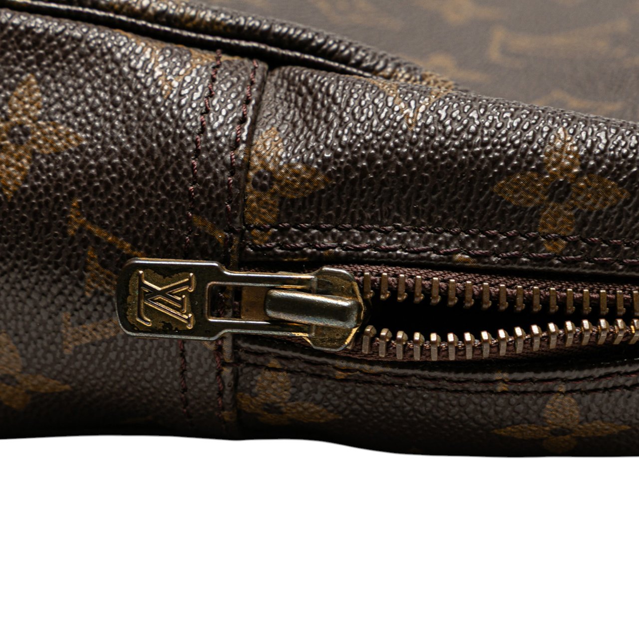 Louis Vuitton Monogram Trousse Toilette 28 Bruin