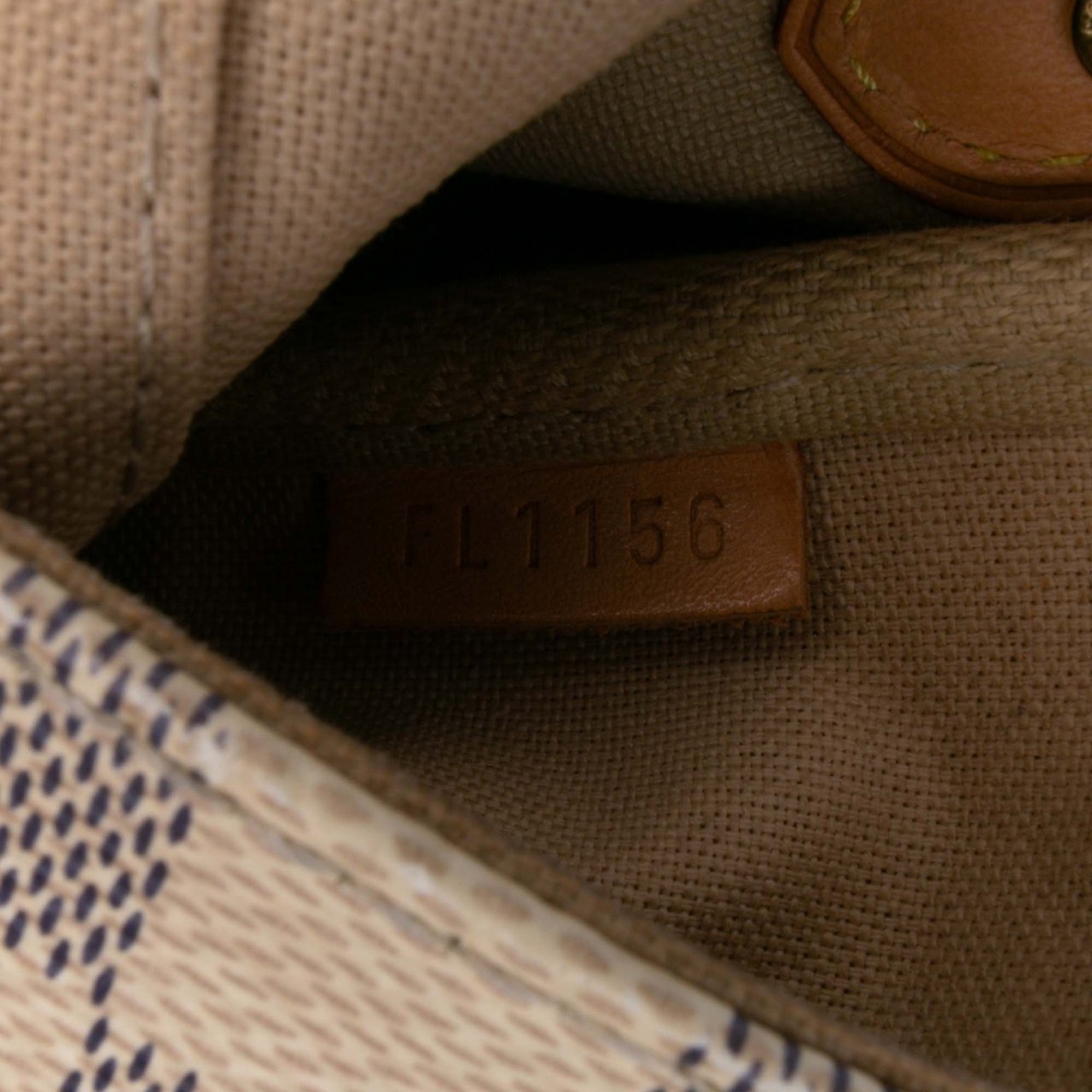 Louis Vuitton Damier Azur Favorite PM Wit