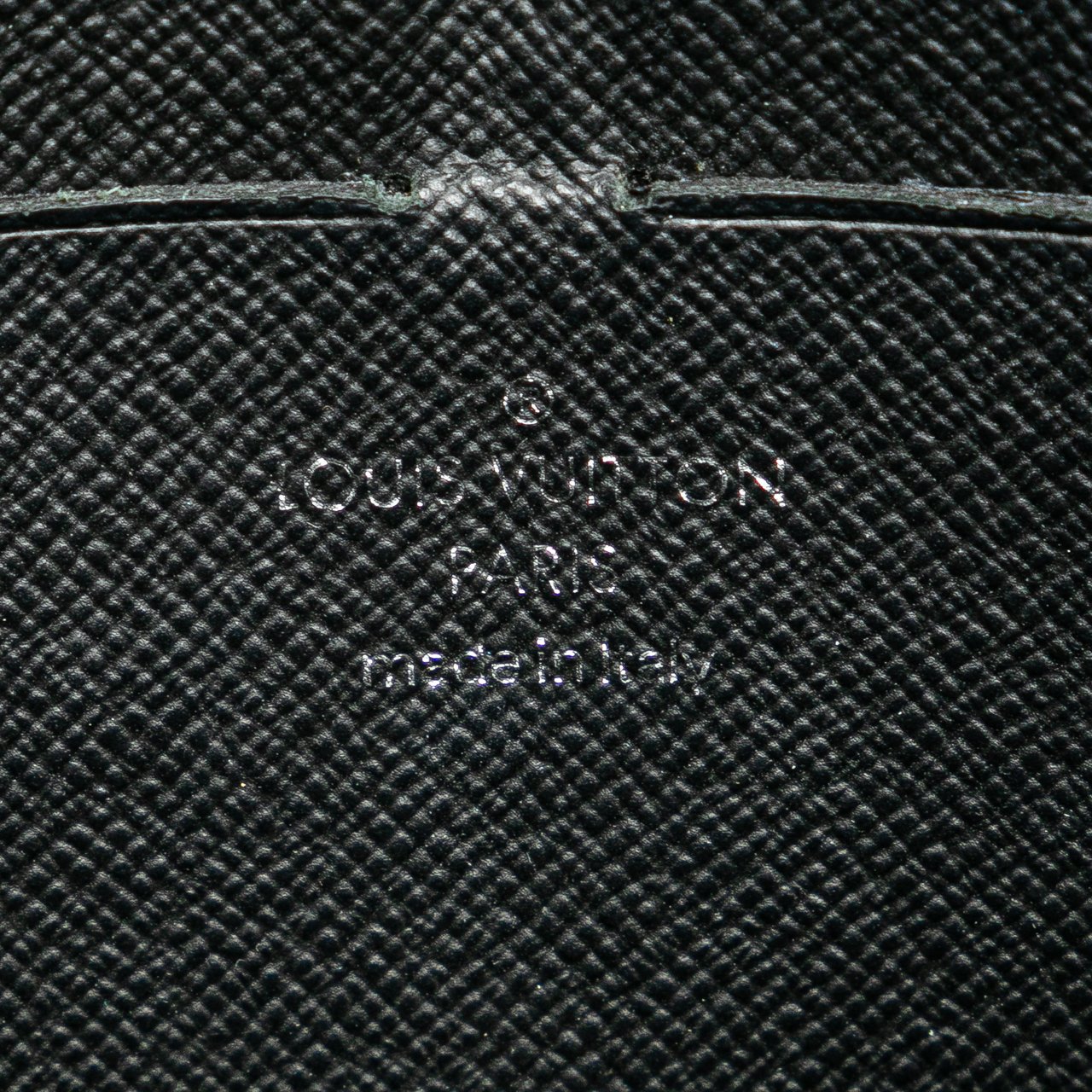 Louis Vuitton Monogram Eclipse Reverse Pochette Voyage MM Grijs