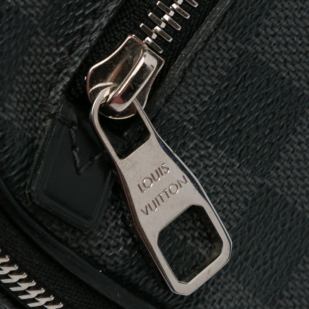 Louis Vuitton Damier Graphite Ambler Zwart