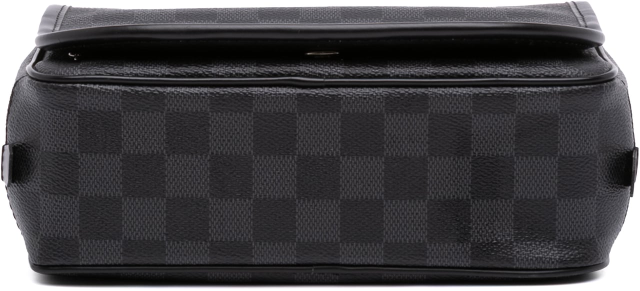 Louis Vuitton Damier Graphite Hanging Toiletry Kit Pouch Zwart