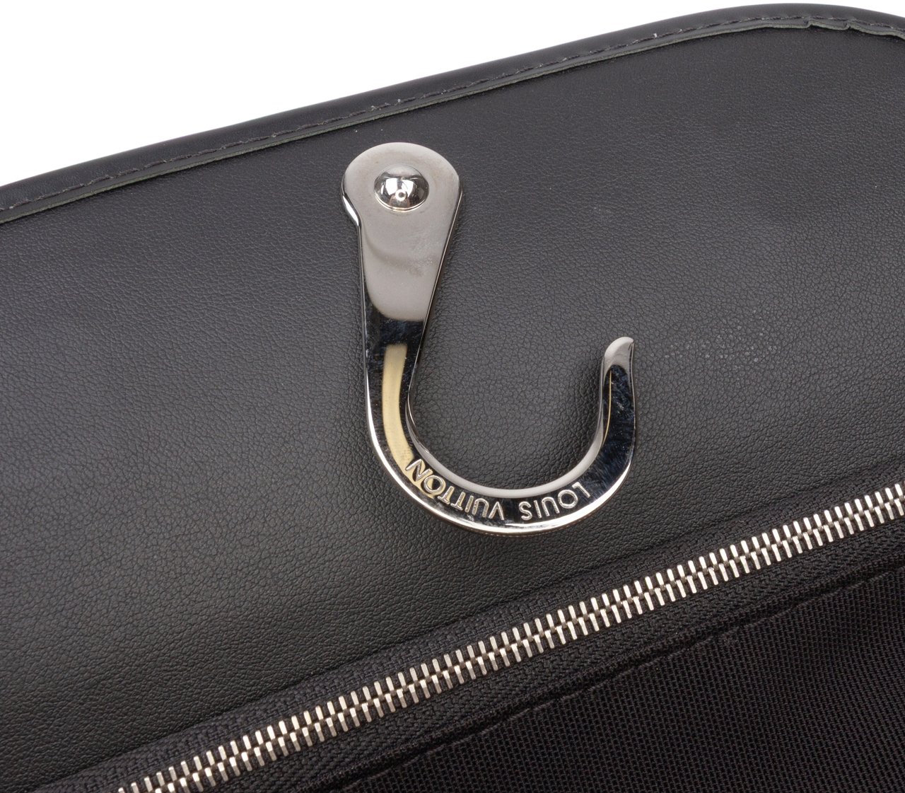 Louis Vuitton Damier Graphite Hanging Toiletry Kit Pouch Zwart
