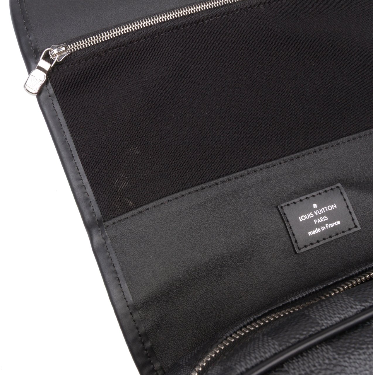 Louis Vuitton Damier Graphite Hanging Toiletry Kit Pouch Zwart