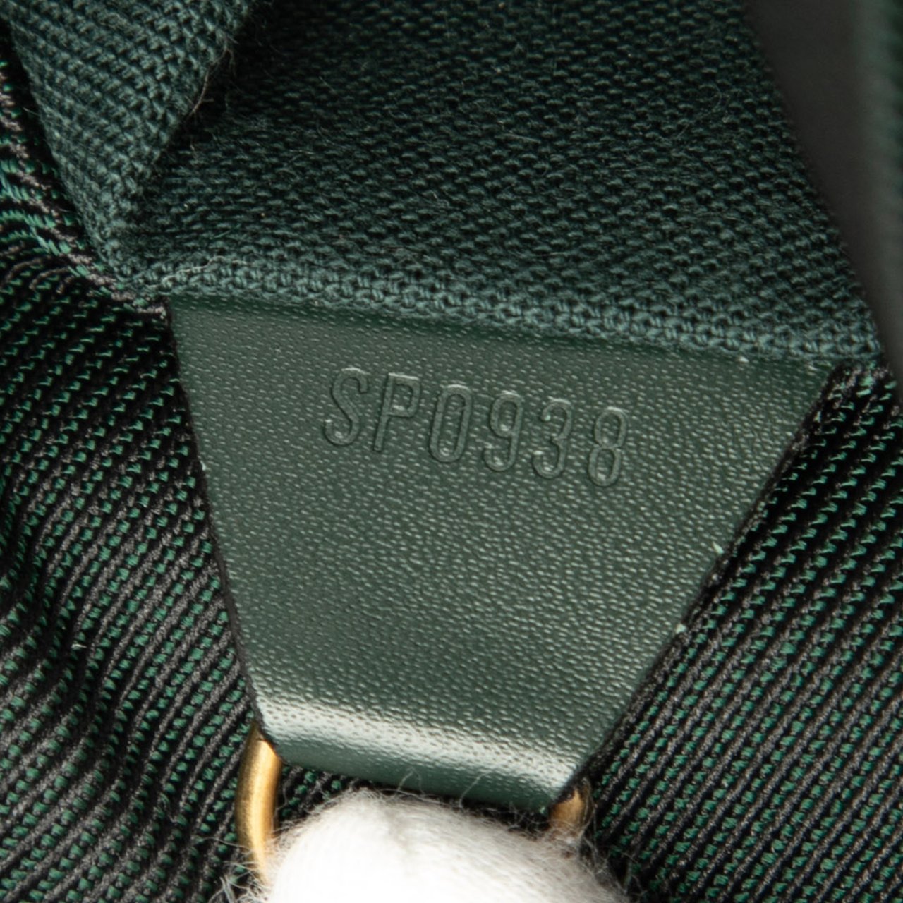 Louis Vuitton Taiga Dersou Groen