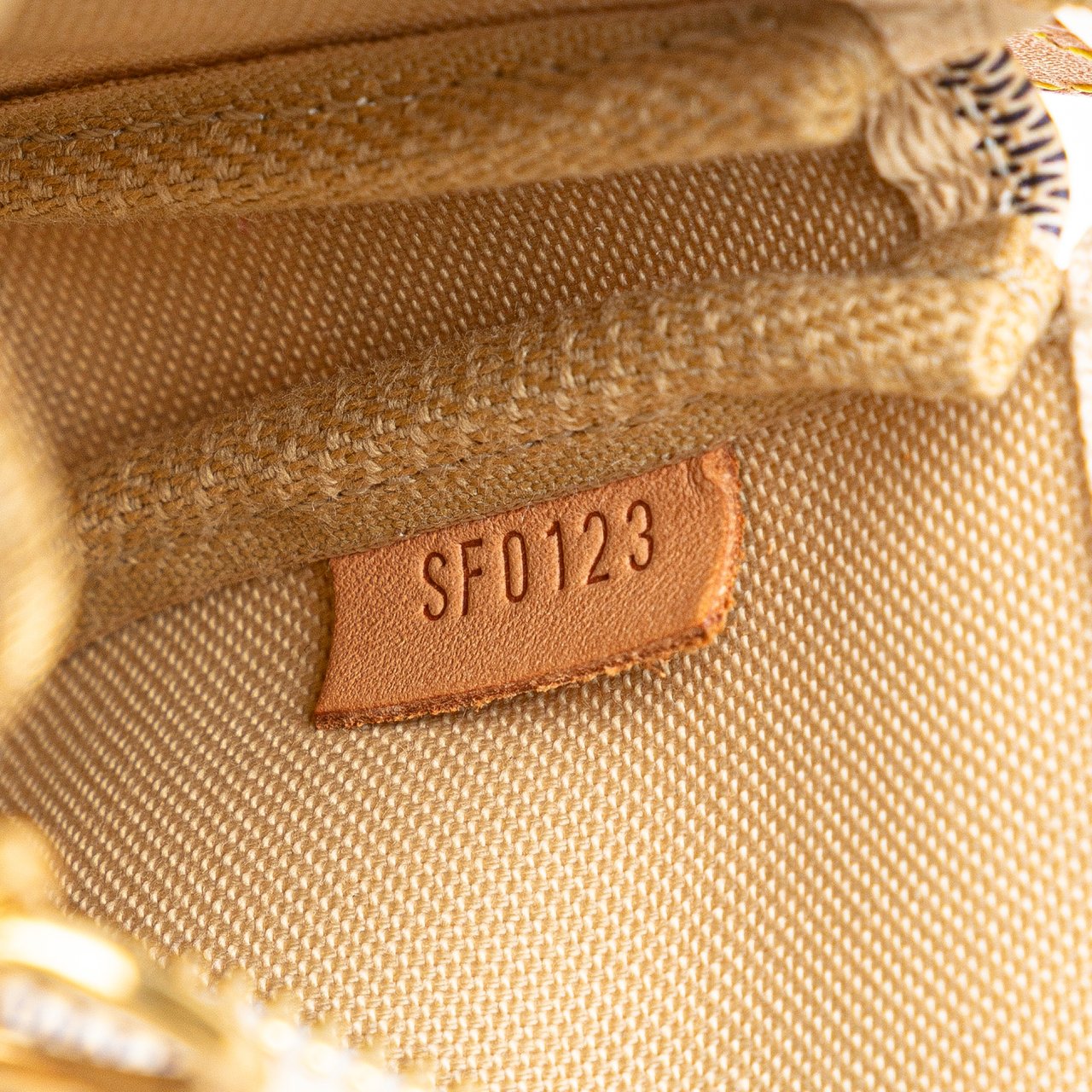 Louis Vuitton Damier Azur Mini Pochette Accessoires Wit