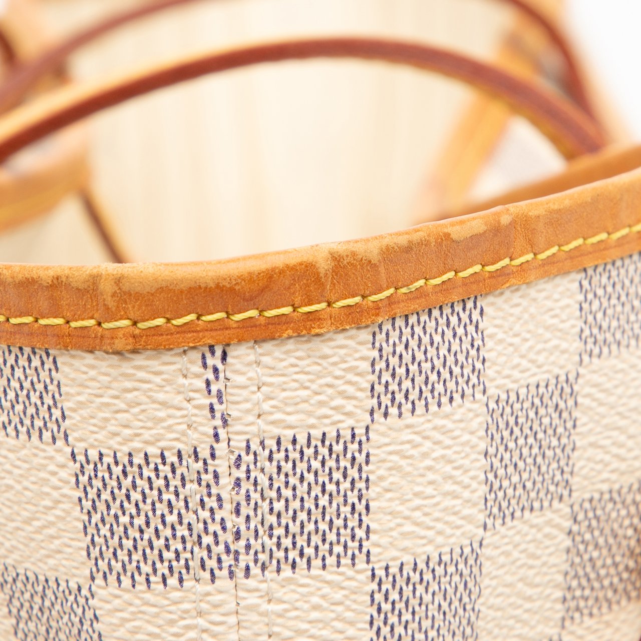Louis Vuitton Damier Azur Neverfull MM Wit