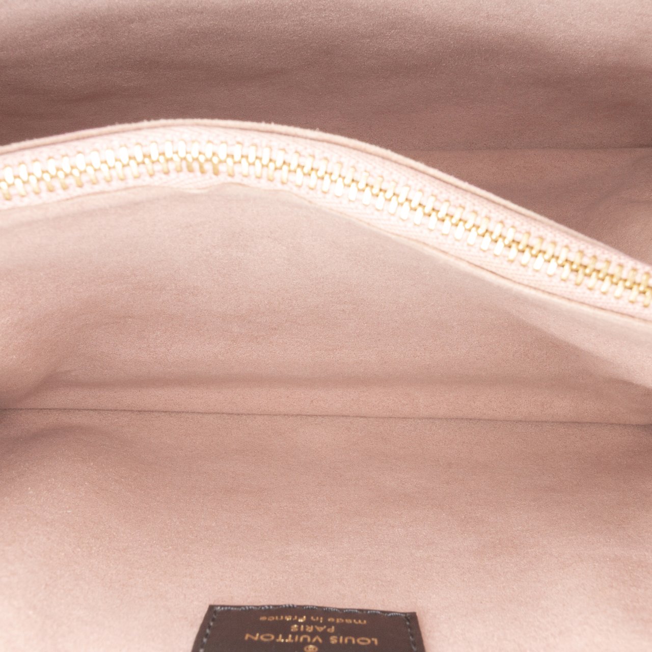 Louis Vuitton Monogram Embossed Puffy Lambskin Coussin PM Zwart