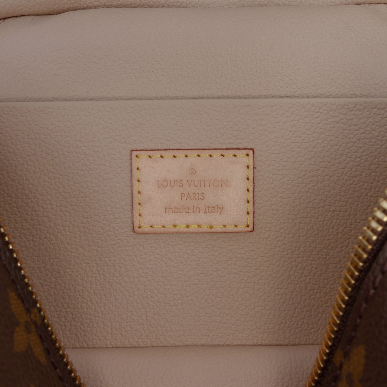 Louis Vuitton Monogram Nice Mini Vanity Case Bruin