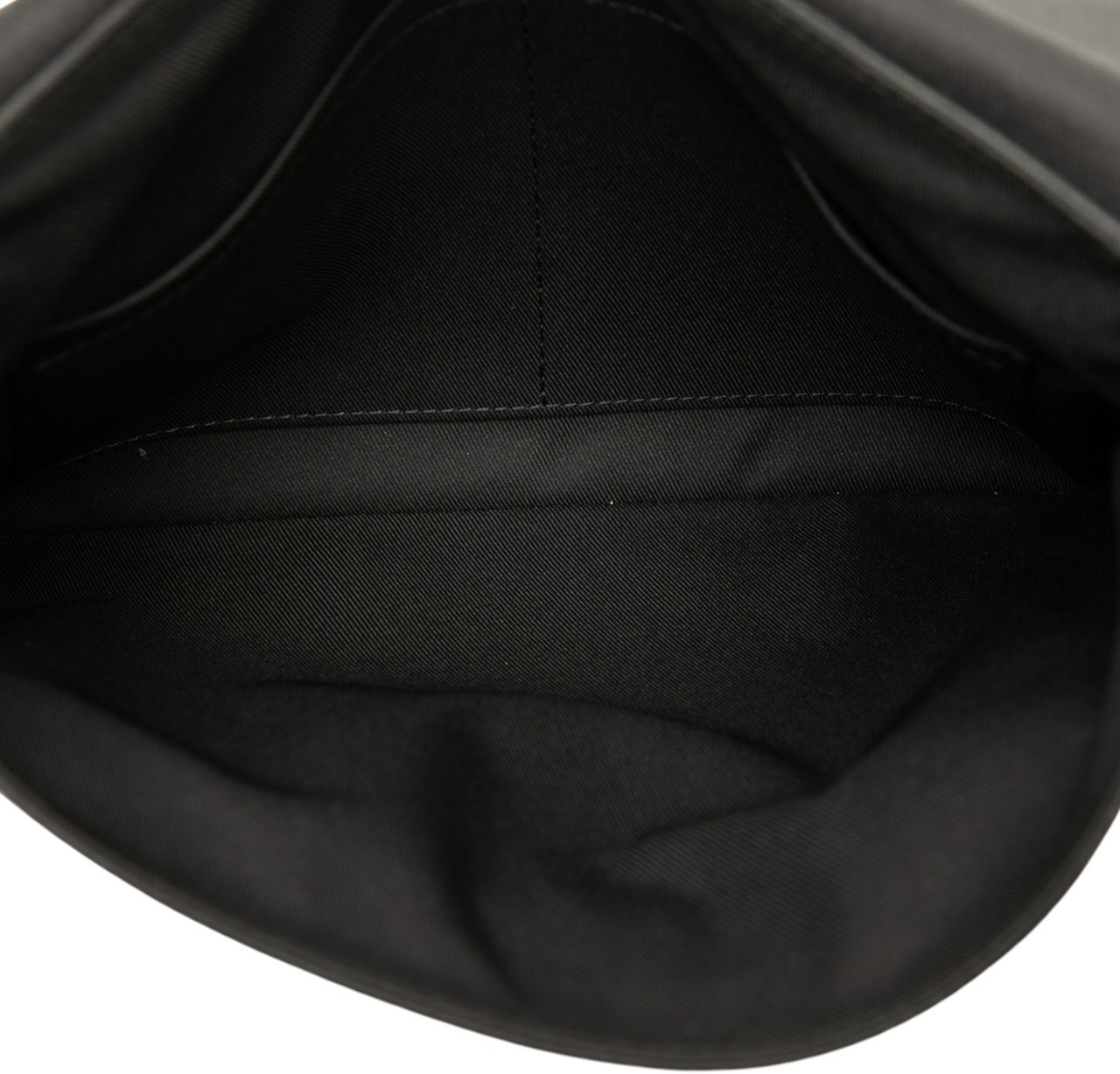 Louis Vuitton Taigarama Outdoor Flap Messenger Zwart