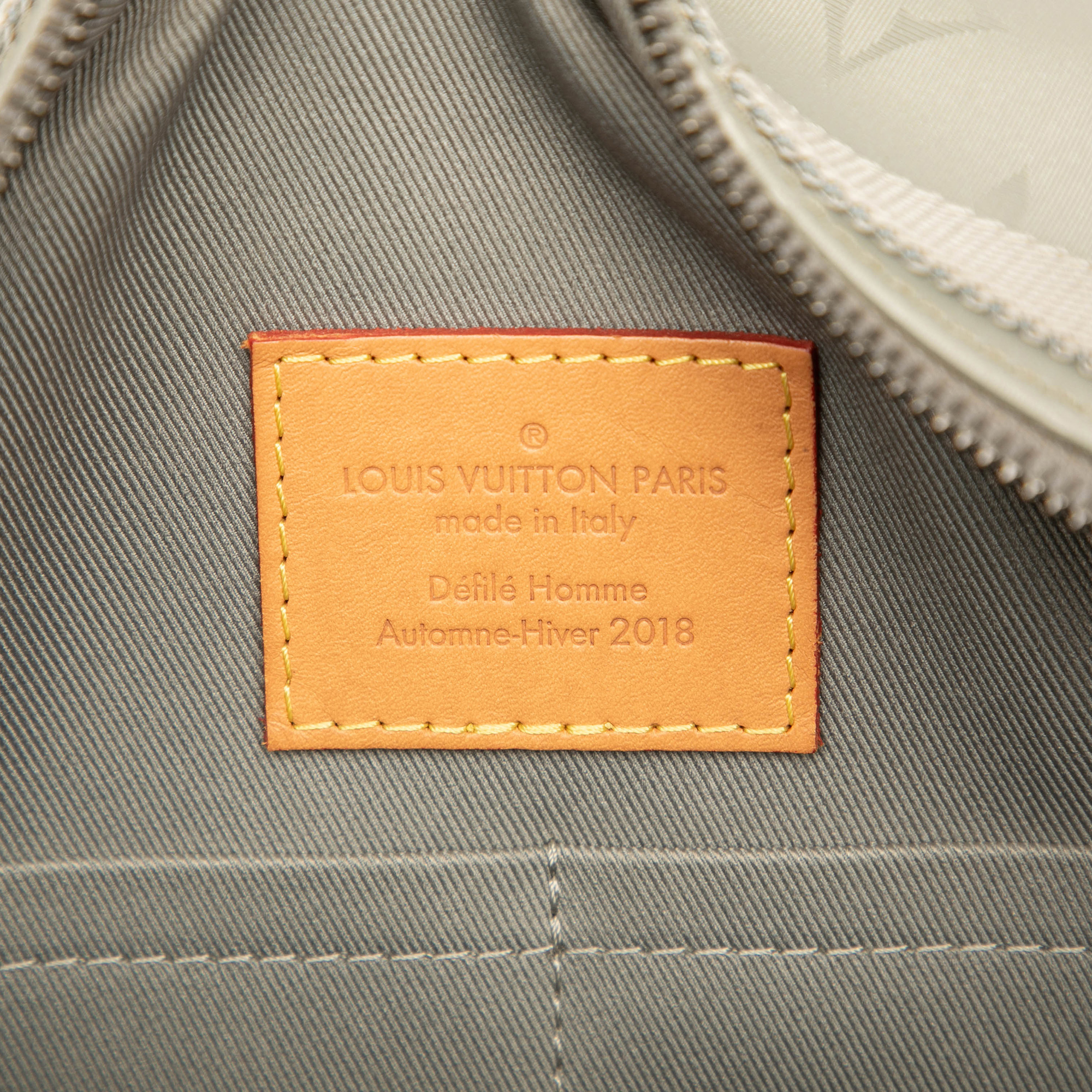 Louis Vuitton Monogram Titanium Messenger PM Grijs