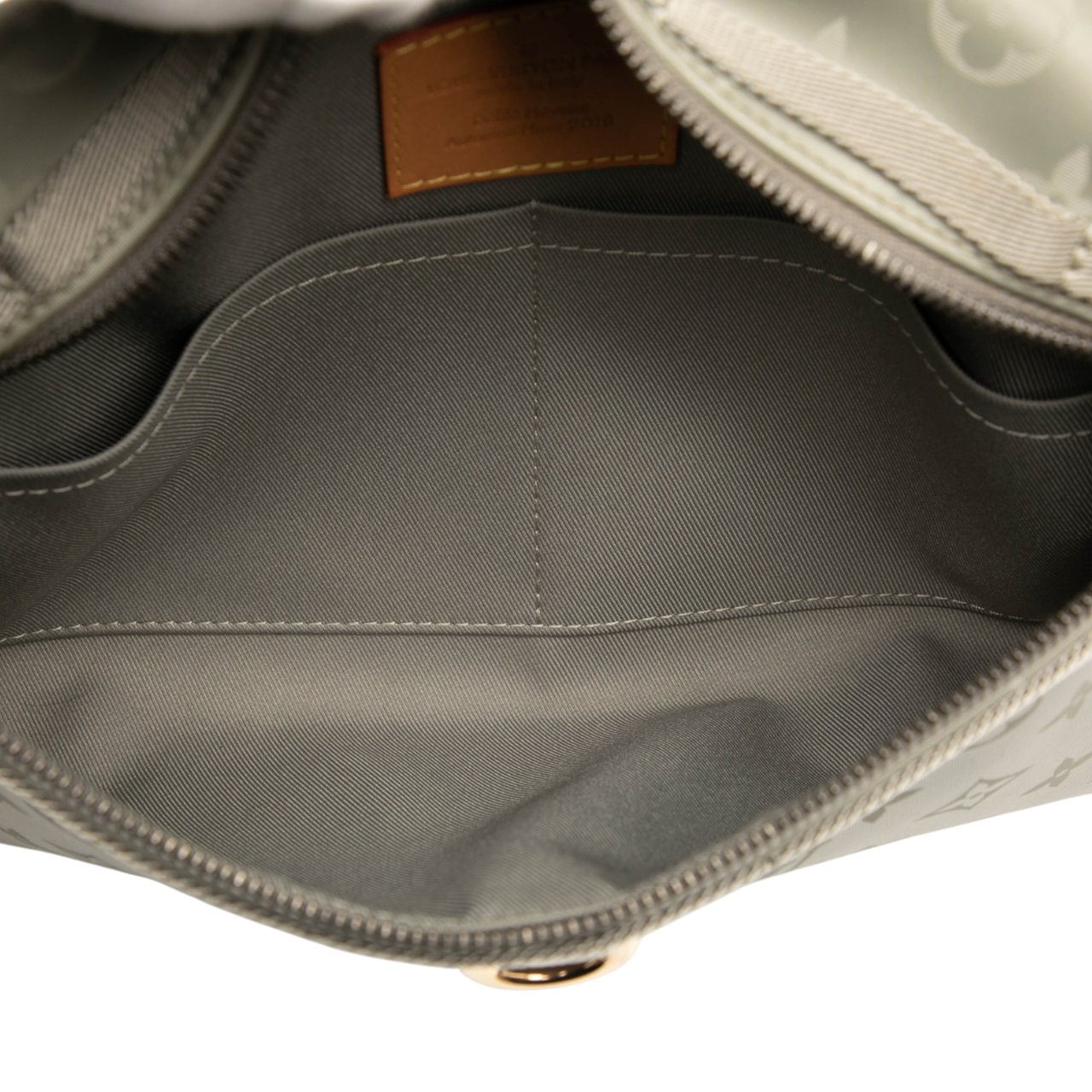 Louis Vuitton Monogram Titanium Messenger PM Grijs