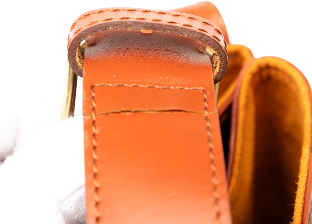 Louis Vuitton Epi Sac D Epaule GM Bruin