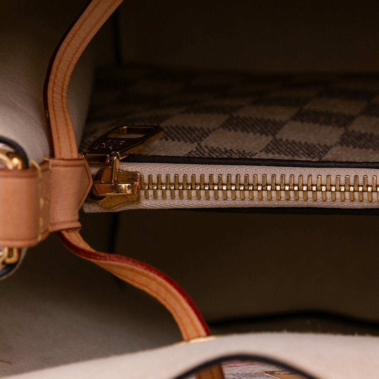 Louis Vuitton Damier Azur Summer Trunks Neonoe Wit