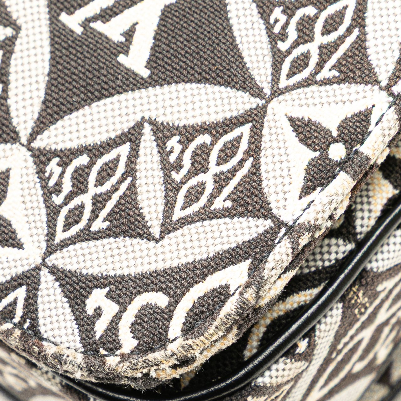 Louis Vuitton Since 1854 Pochette Metis Zwart