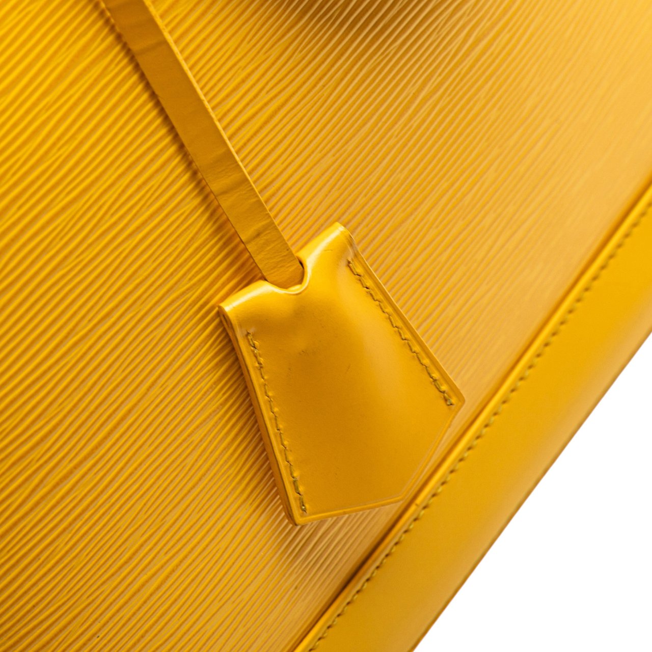 Louis Vuitton Epi Alma GM Geel