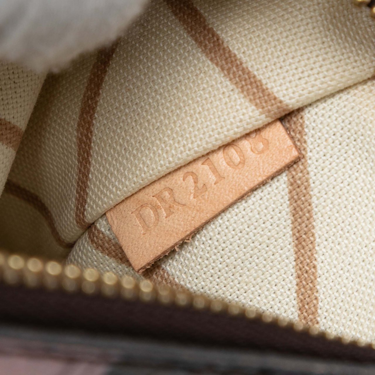 Louis Vuitton Monogram Summer Trunk Pochette Metis Bruin