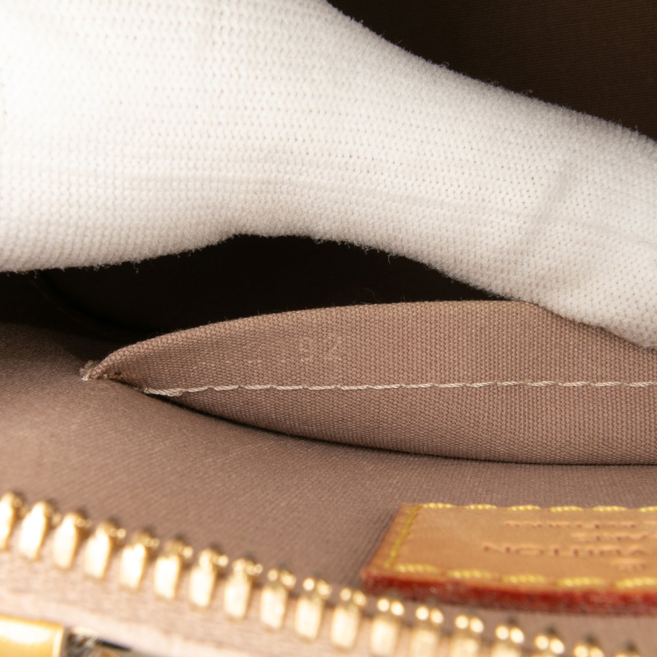 Louis Vuitton Monogram Vernis Alma BB Goud