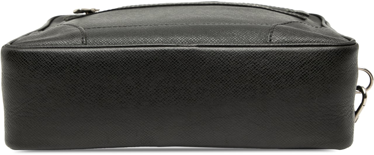 Louis Vuitton Taiga Neo Pavel Zwart