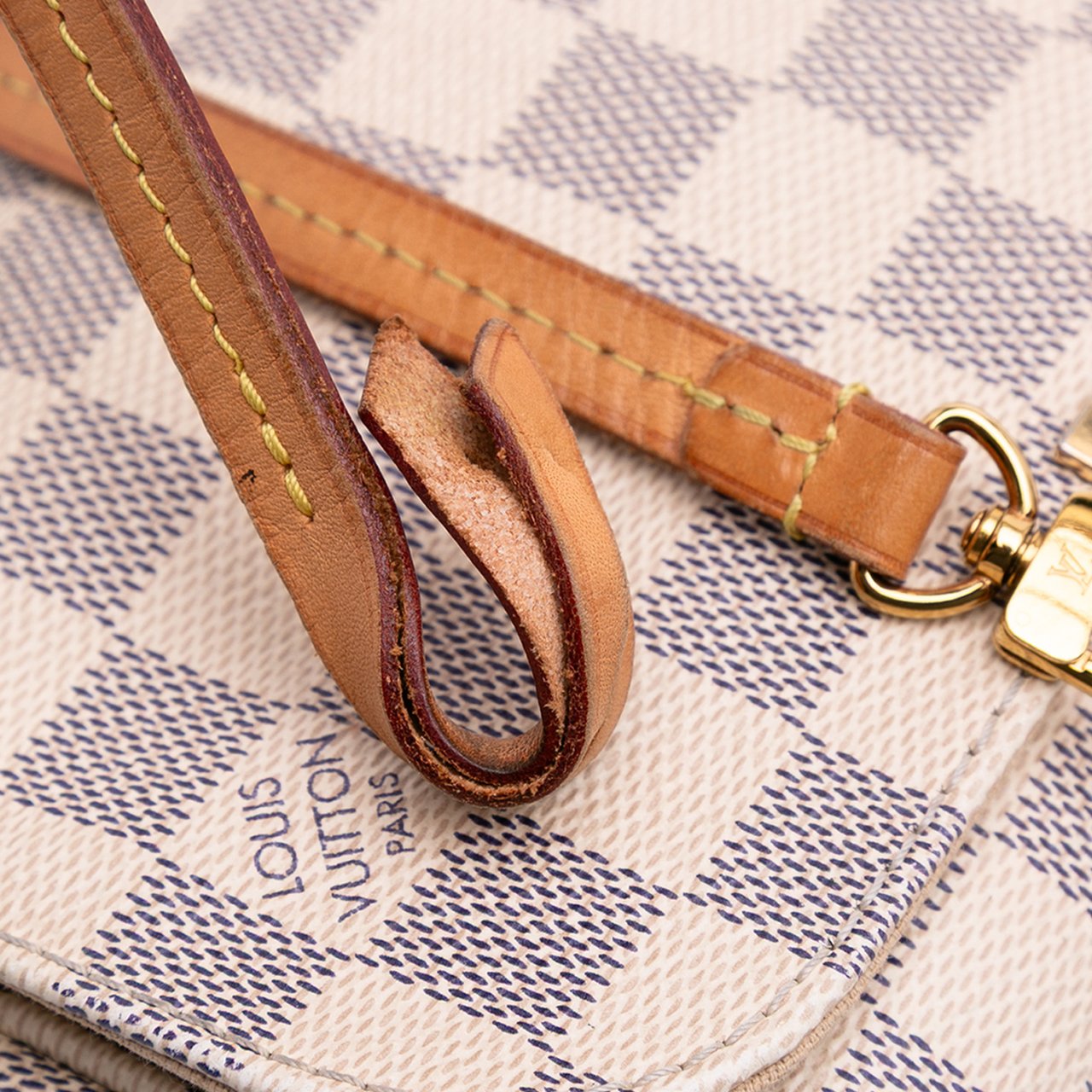 Louis Vuitton Damier Azur Favorite PM Wit