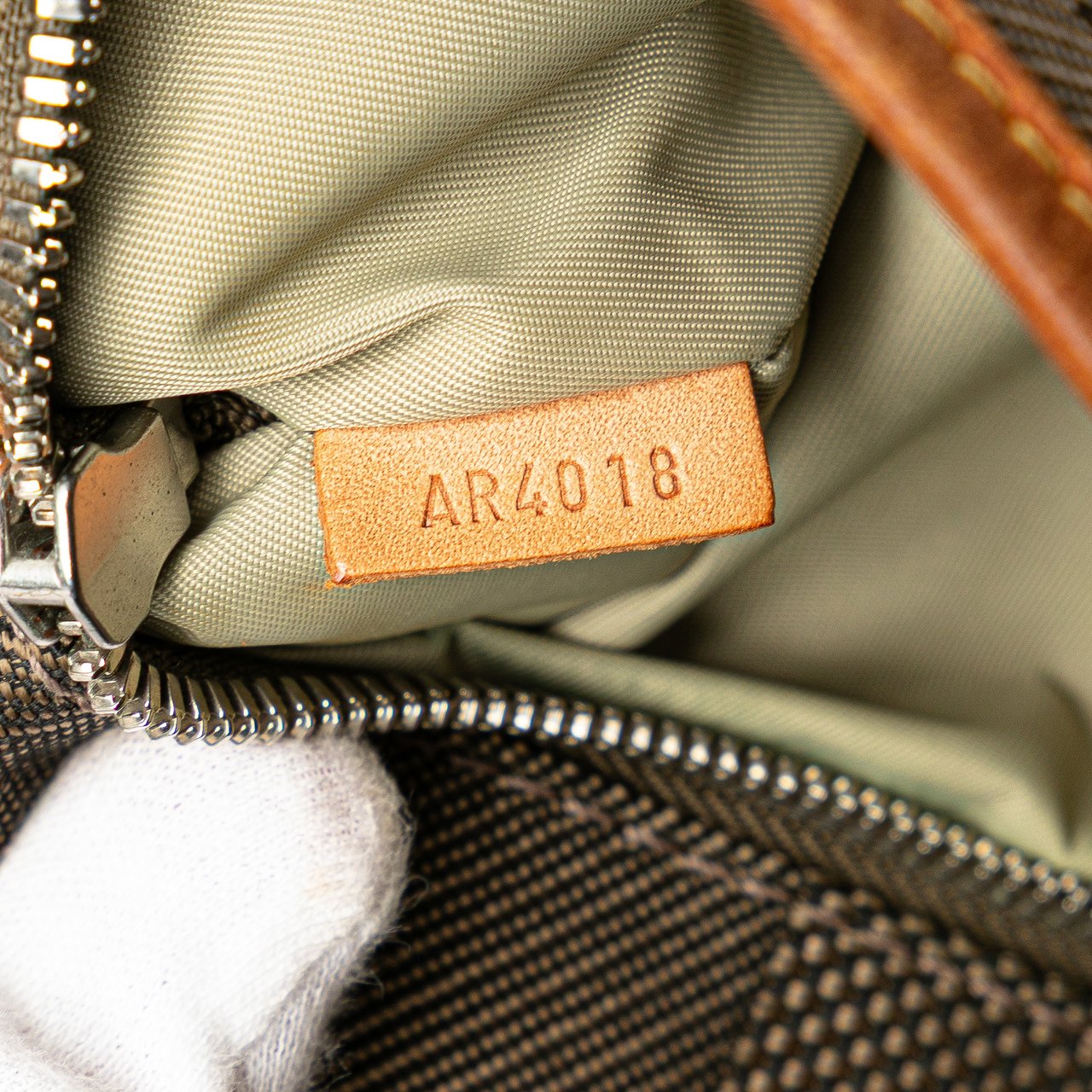 Louis Vuitton Damier Geant Acrobat Bruin