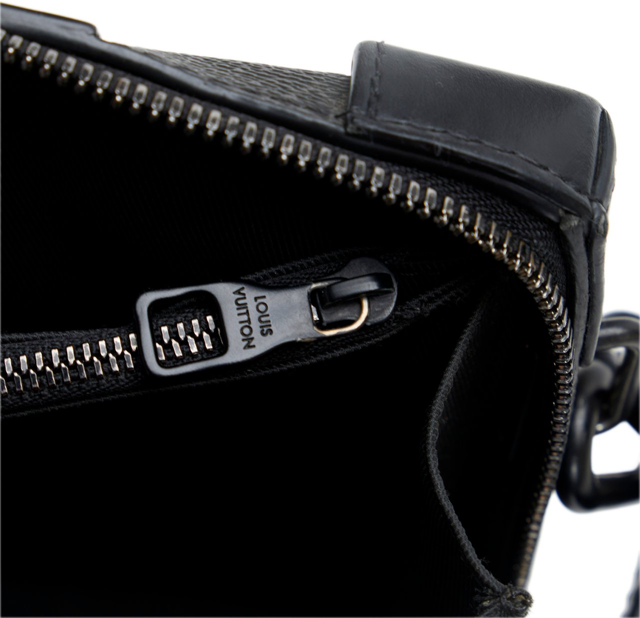 Louis Vuitton Monogram Eclipse Soft Trunk Wallet Crossbody Zwart