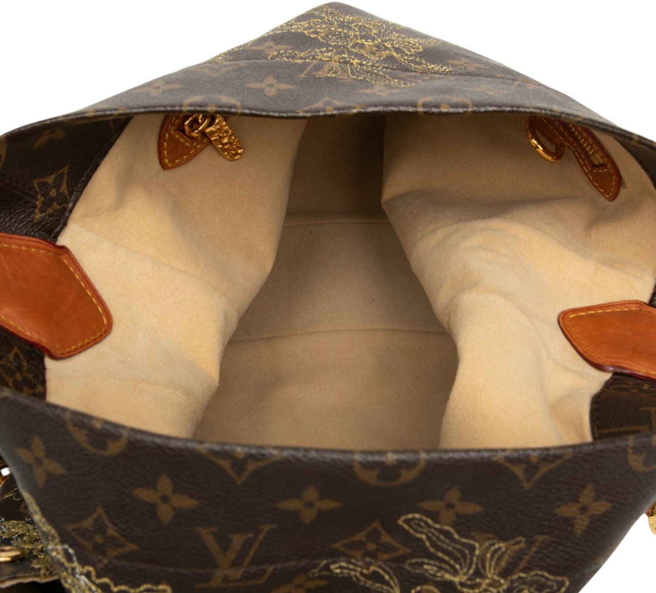 Louis Vuitton Limited Edition Monogram Dentelle Fersen Bruin