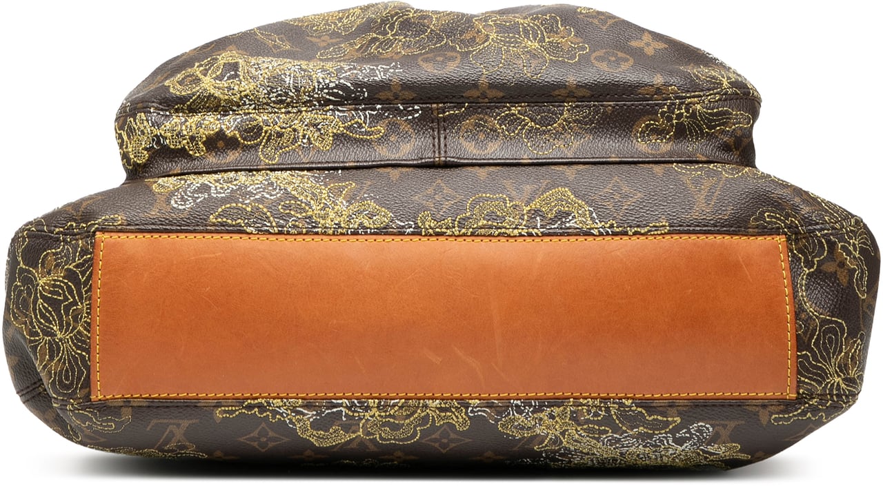 Louis Vuitton Limited Edition Monogram Dentelle Fersen Bruin