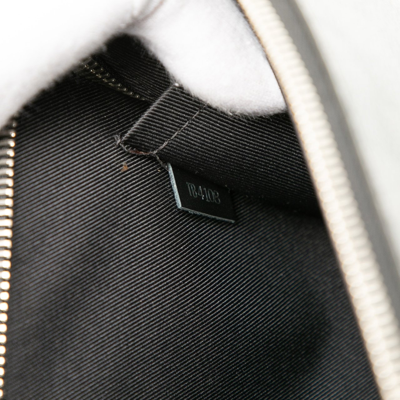 Louis Vuitton Damier Graphite Pochette Jour GM Zwart