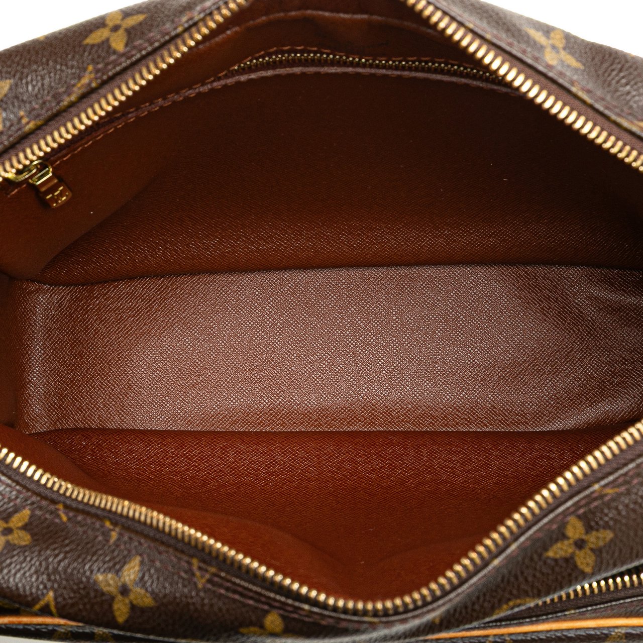 Louis Vuitton Monogram Nil Crossbody Bruin