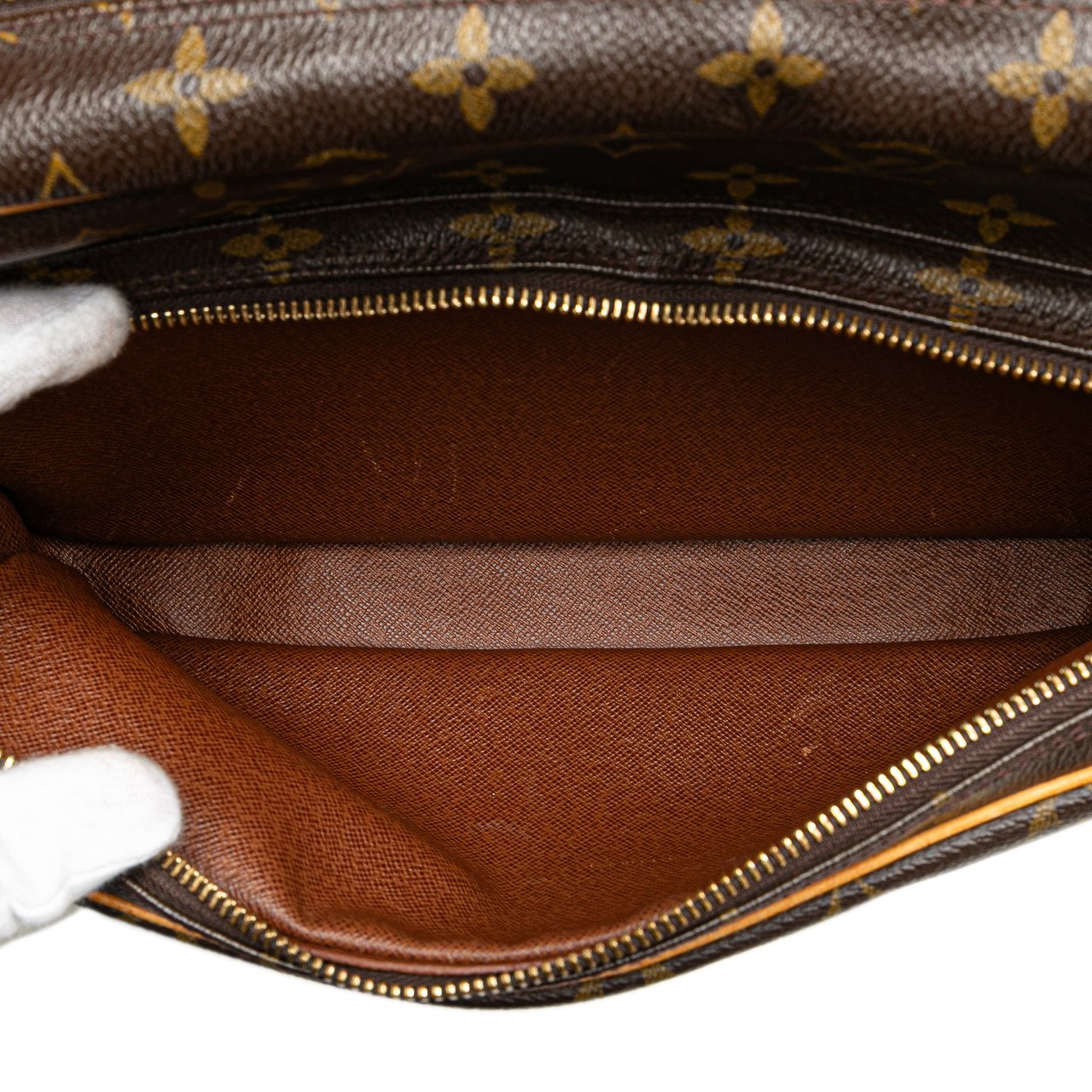 Louis Vuitton Monogram Nil Crossbody Bruin