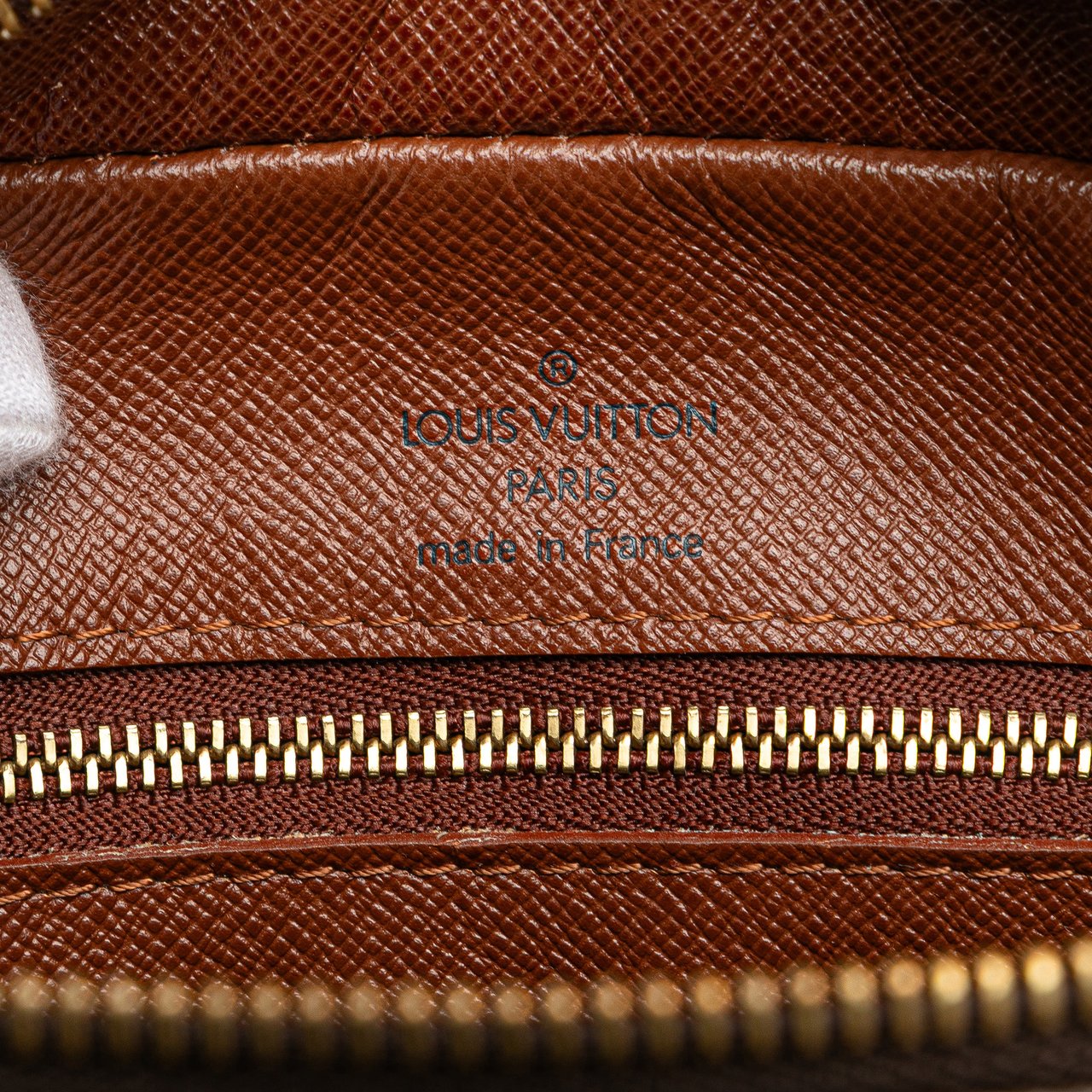 Louis Vuitton Monogram Nil Crossbody Bruin