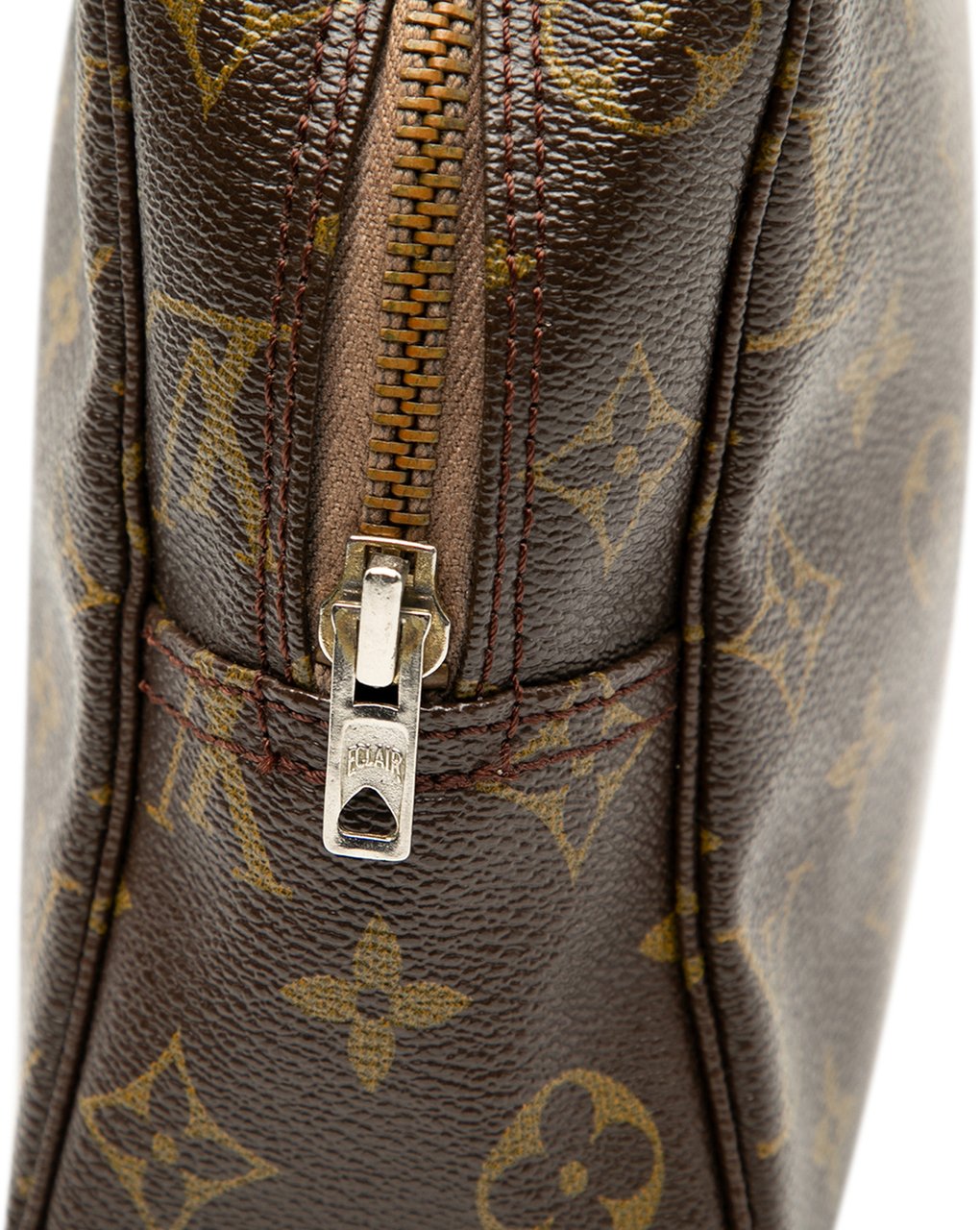 Louis Vuitton Monogram Trousse Toilette 28 Bruin