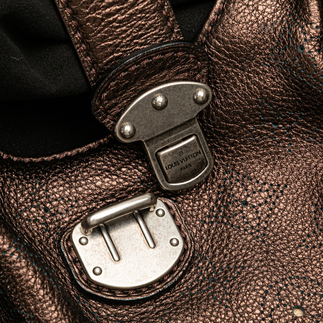 Louis Vuitton Monogram Mahina XL Bruin