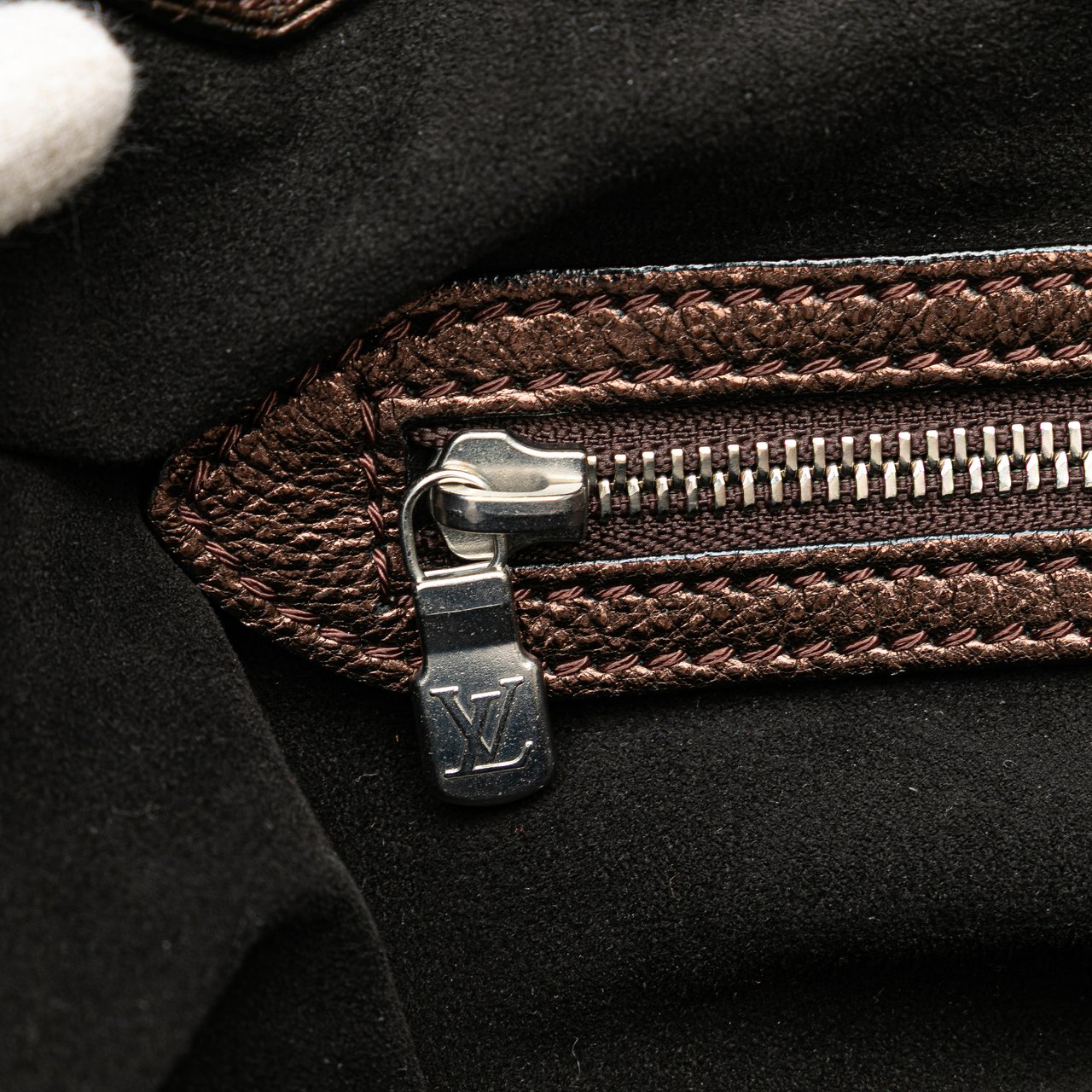 Louis Vuitton Monogram Mahina XL Bruin